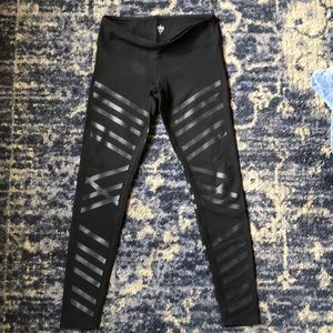 Alo yoga leggings. Moto style